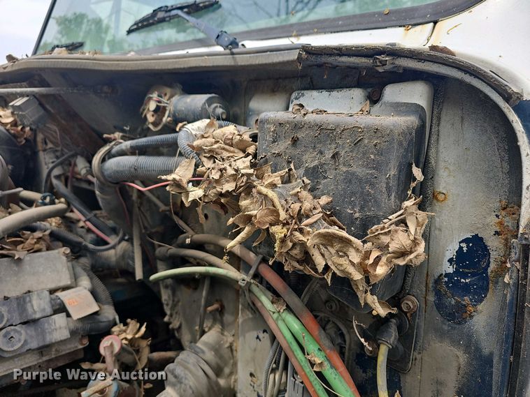 image for item DO7801 2001 International 4900 dump truck