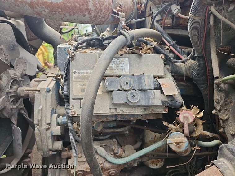 image for item DO7801 2001 International 4900 dump truck