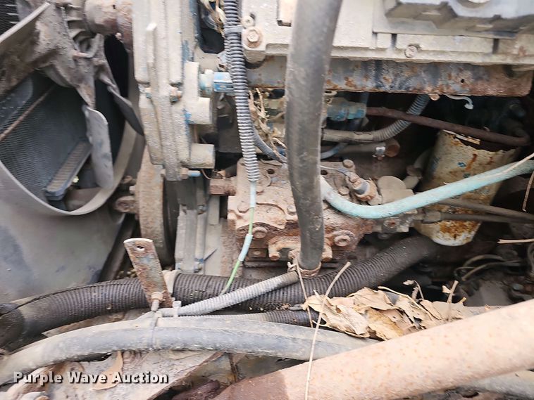 image for item DO7801 2001 International 4900 dump truck