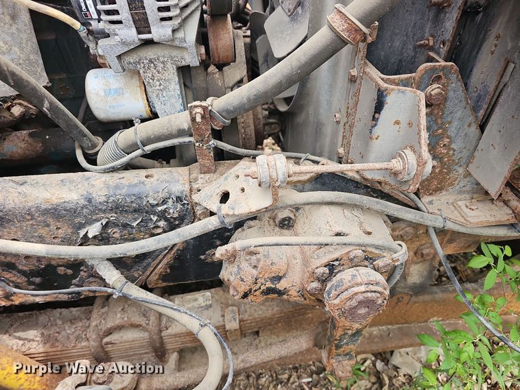 image for item DO7801 2001 International 4900 dump truck