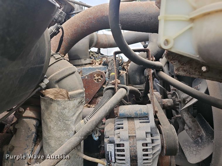 image for item DO7801 2001 International 4900 dump truck