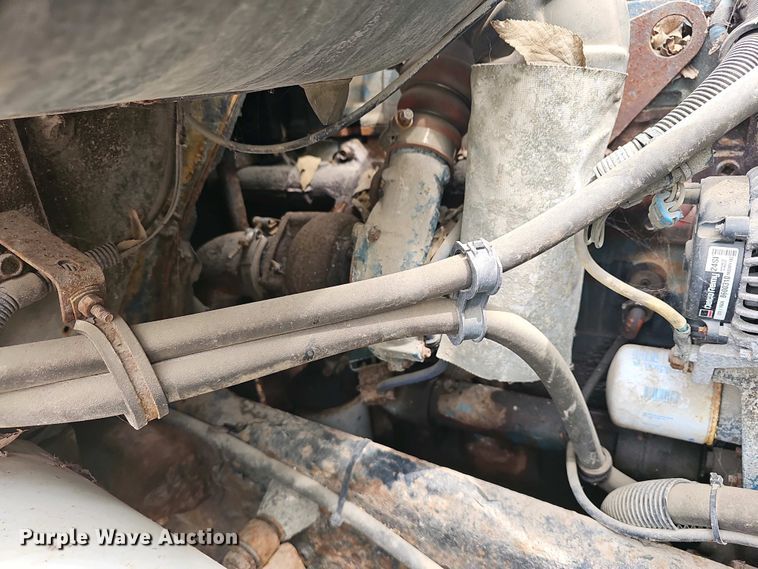 image for item DO7801 2001 International 4900 dump truck