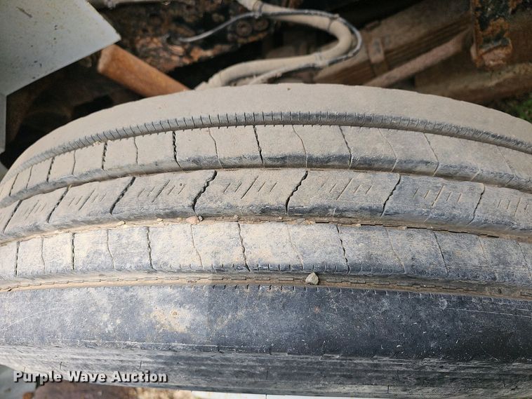 image for item DO7801 2001 International 4900 dump truck