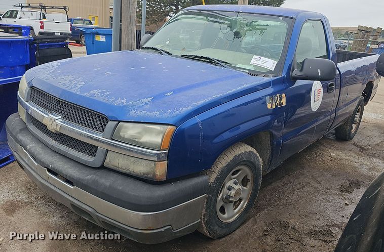 image for item DO7843 2004 Chevrolet Silverado 1500 pickup truck