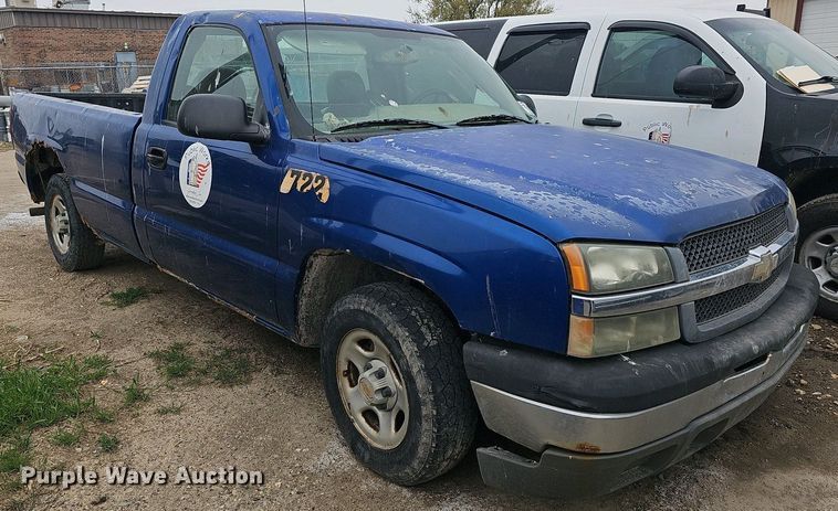 image for item DO7843 2004 Chevrolet Silverado 1500 pickup truck