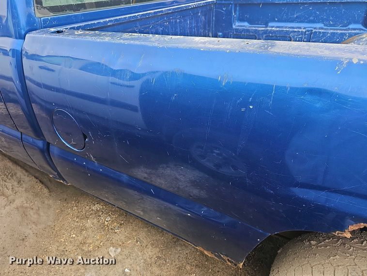 image for item DO7843 2004 Chevrolet Silverado 1500 pickup truck