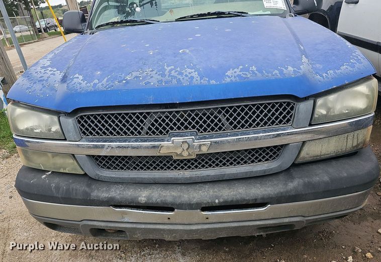 image for item DO7843 2004 Chevrolet Silverado 1500 pickup truck
