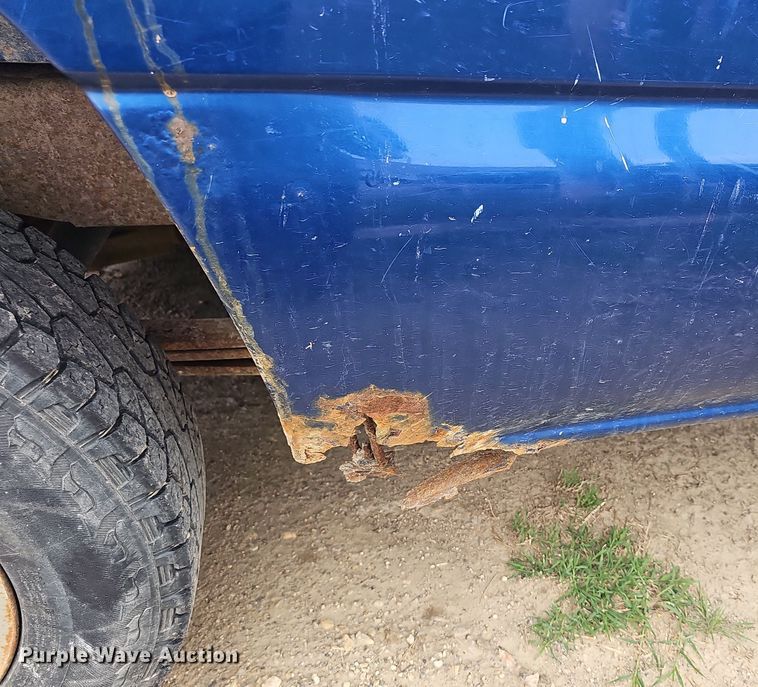 image for item DO7843 2004 Chevrolet Silverado 1500 pickup truck