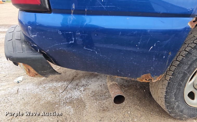 image for item DO7843 2004 Chevrolet Silverado 1500 pickup truck