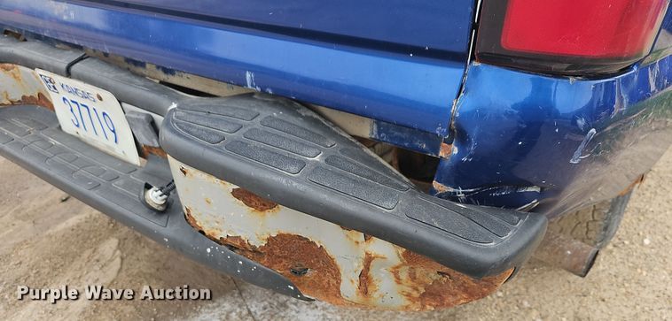 image for item DO7843 2004 Chevrolet Silverado 1500 pickup truck