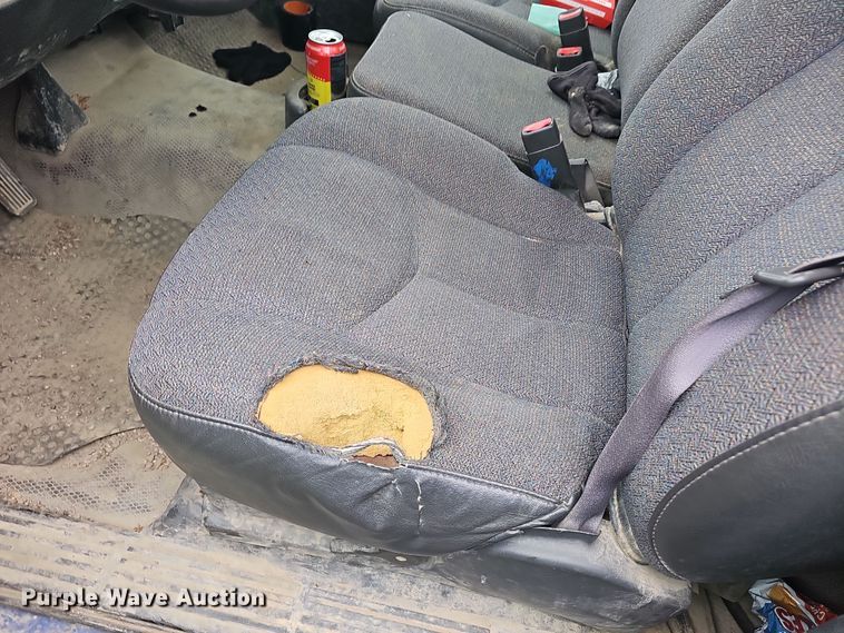 image for item DO7843 2004 Chevrolet Silverado 1500 pickup truck