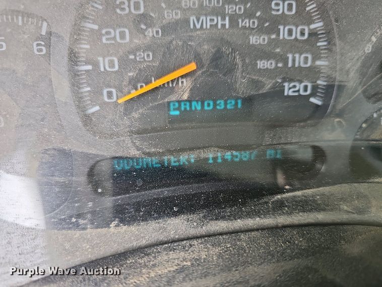 image for item DO7843 2004 Chevrolet Silverado 1500 pickup truck