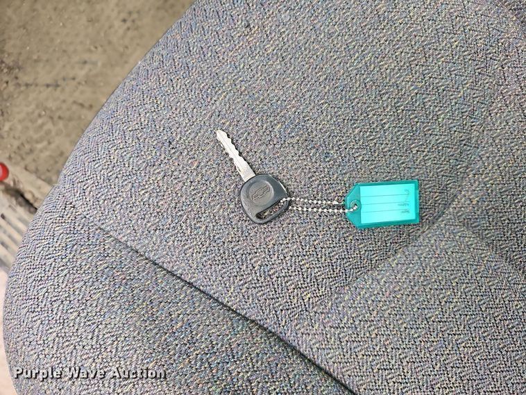 image for item DO7843 2004 Chevrolet Silverado 1500 pickup truck