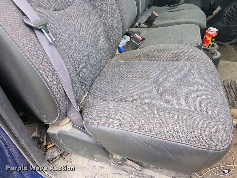 image for item DO7843 2004 Chevrolet Silverado 1500 pickup truck