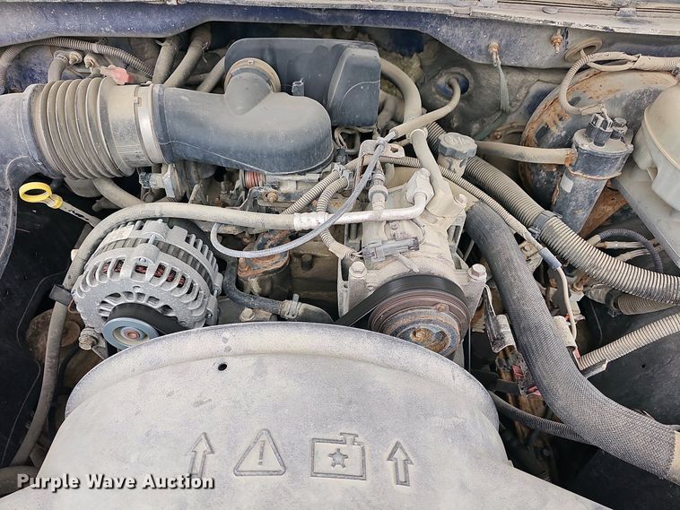 image for item DO7843 2004 Chevrolet Silverado 1500 pickup truck