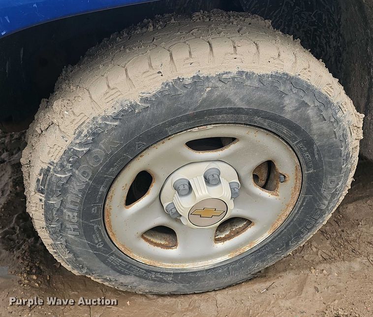 image for item DO7843 2004 Chevrolet Silverado 1500 pickup truck