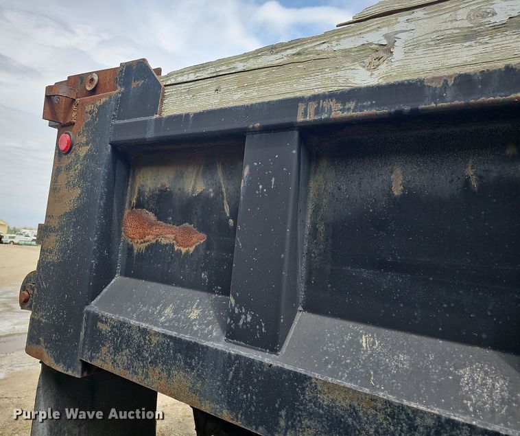 image for item DO7870 2001 International 4900 dump truck