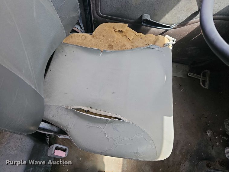 image for item DO7870 2001 International 4900 dump truck