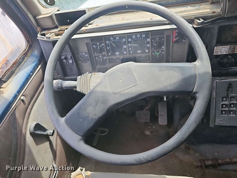 image for item DO7870 2001 International 4900 dump truck