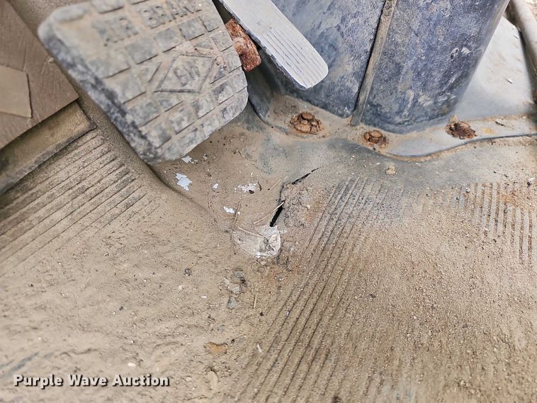 image for item DO7870 2001 International 4900 dump truck