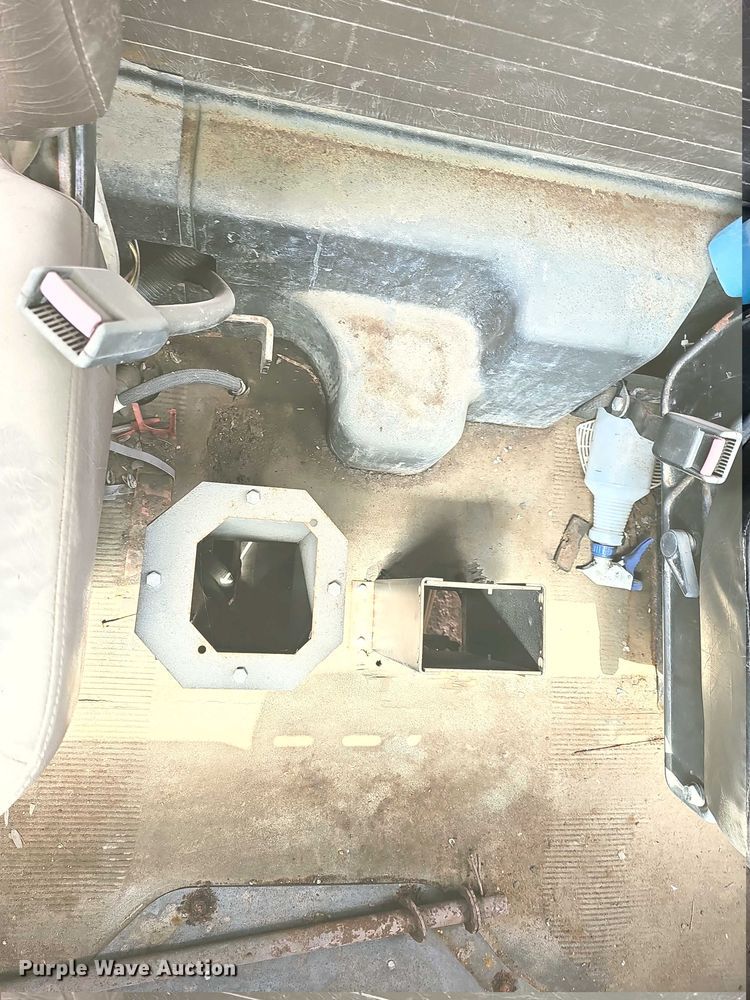 image for item DO7870 2001 International 4900 dump truck