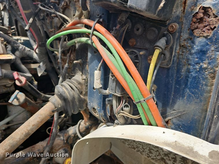 image for item DO7870 2001 International 4900 dump truck