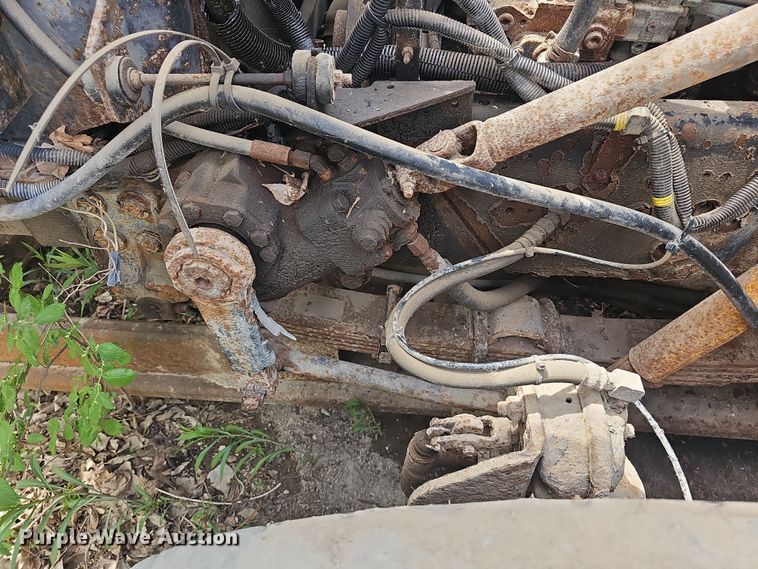 image for item DO7870 2001 International 4900 dump truck