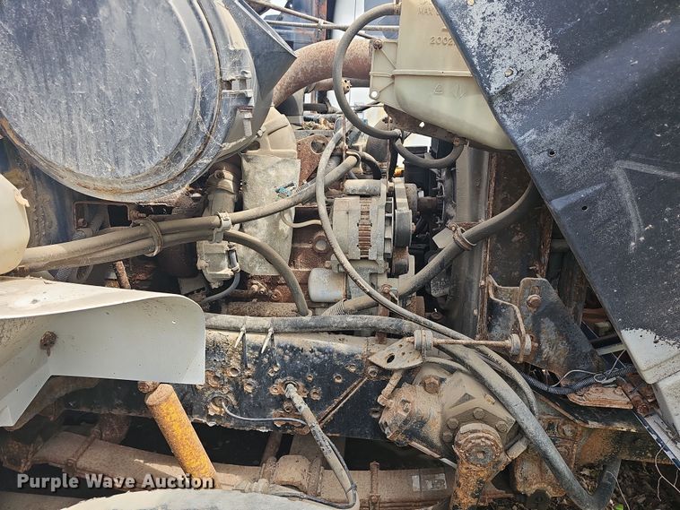 image for item DO7870 2001 International 4900 dump truck