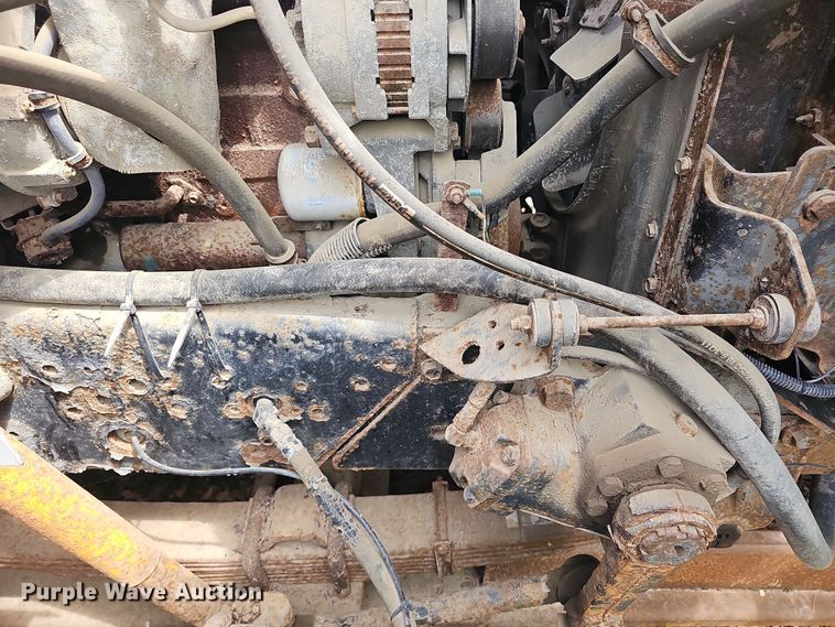 image for item DO7870 2001 International 4900 dump truck