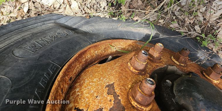 image for item DO7870 2001 International 4900 dump truck