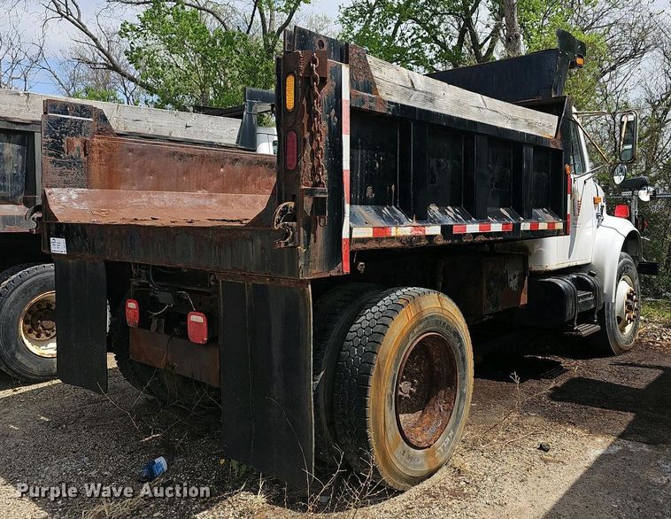 image for item DO7871 1997 International 4700 dump truck