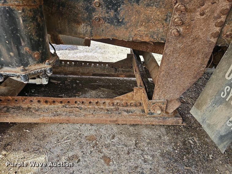 image for item DO7871 1997 International 4700 dump truck