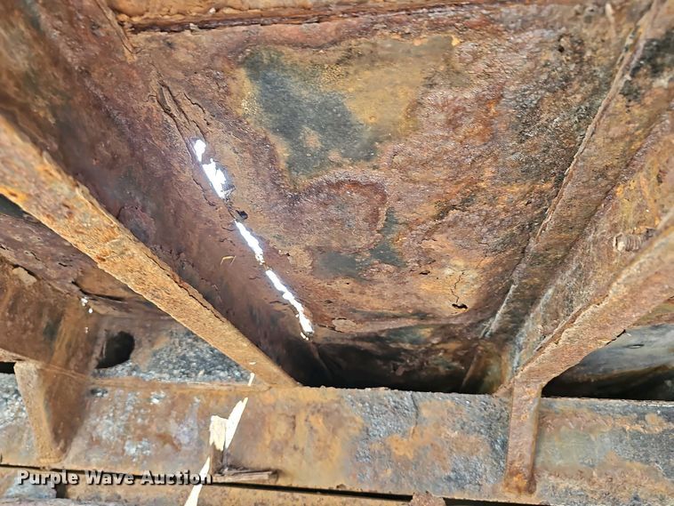 image for item DO7871 1997 International 4700 dump truck