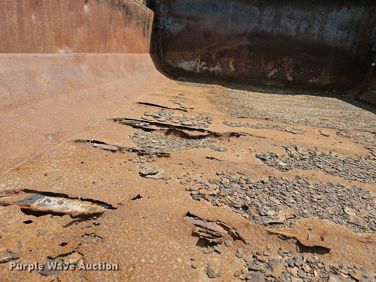 image for item DO7871 1997 International 4700 dump truck