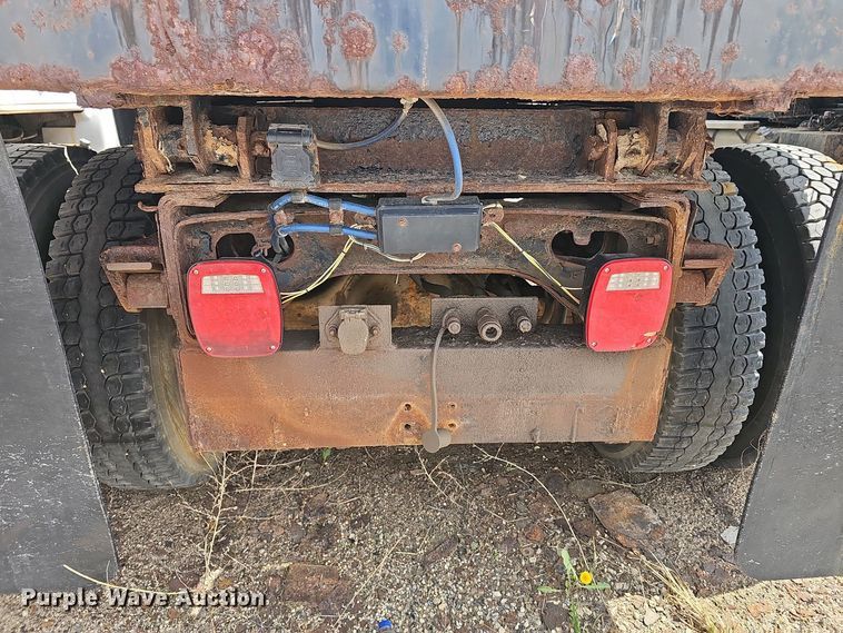 image for item DO7871 1997 International 4700 dump truck