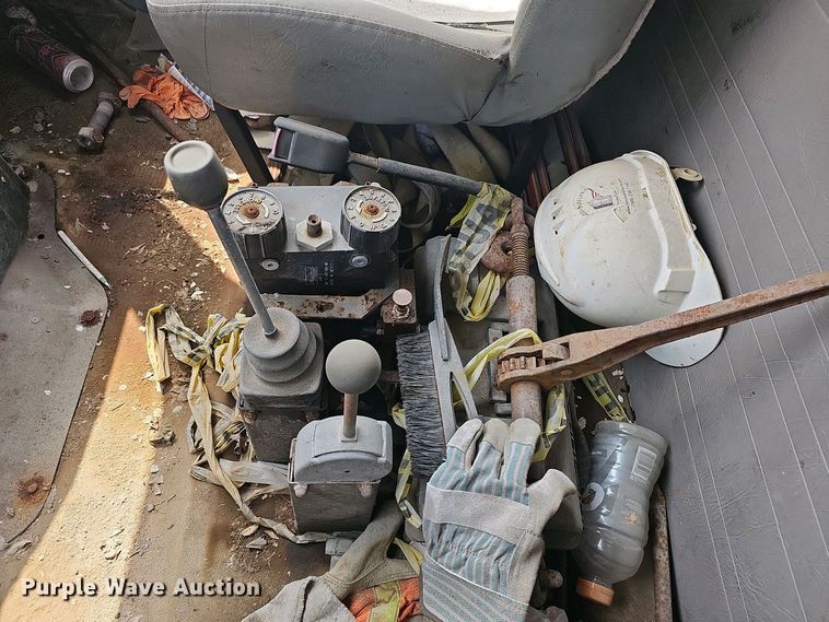 image for item DO7871 1997 International 4700 dump truck