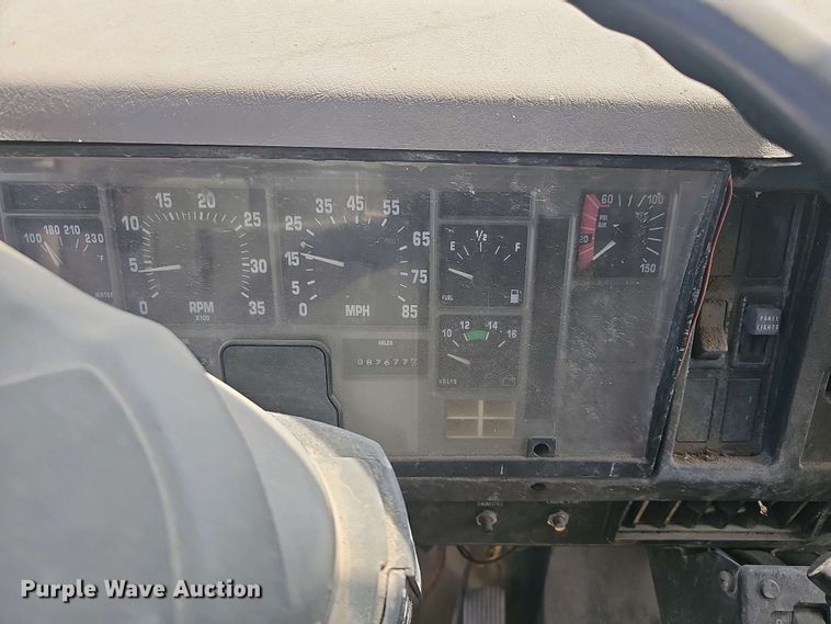 image for item DO7871 1997 International 4700 dump truck