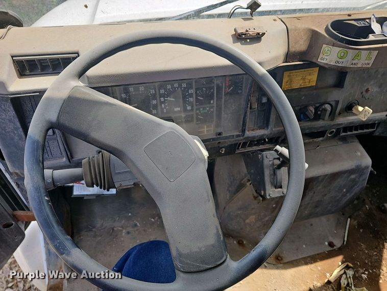 image for item DO7871 1997 International 4700 dump truck