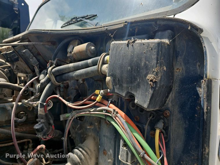 image for item DO7871 1997 International 4700 dump truck