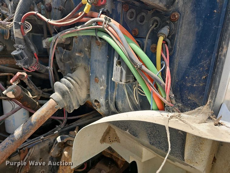 image for item DO7871 1997 International 4700 dump truck