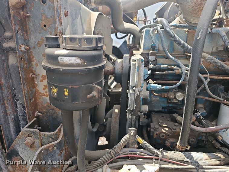 image for item DO7871 1997 International 4700 dump truck