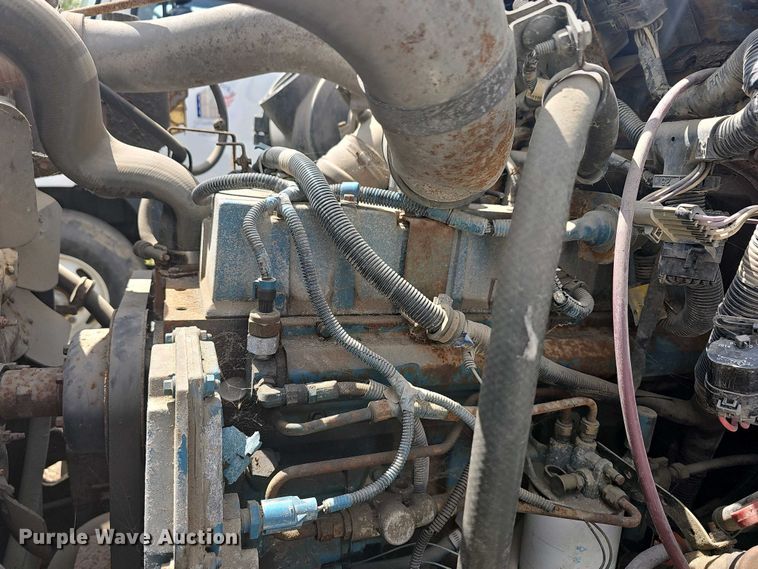 image for item DO7871 1997 International 4700 dump truck