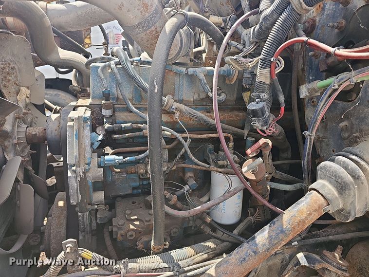 image for item DO7871 1997 International 4700 dump truck