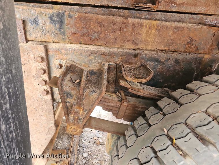 image for item DO7871 1997 International 4700 dump truck