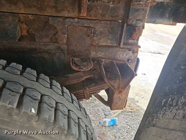 image for item DO7871 1997 International 4700 dump truck