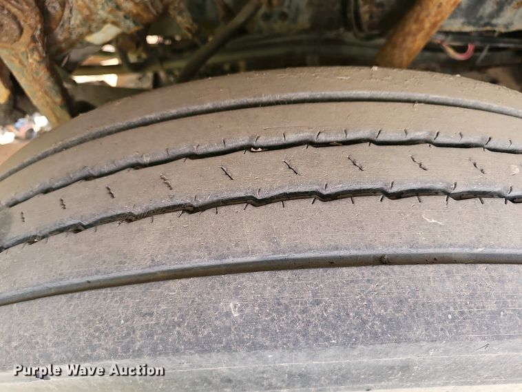 image for item DO7871 1997 International 4700 dump truck