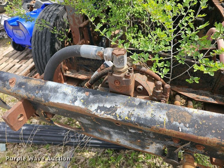 image for item DO7872 1994 Ford F700 dump truck