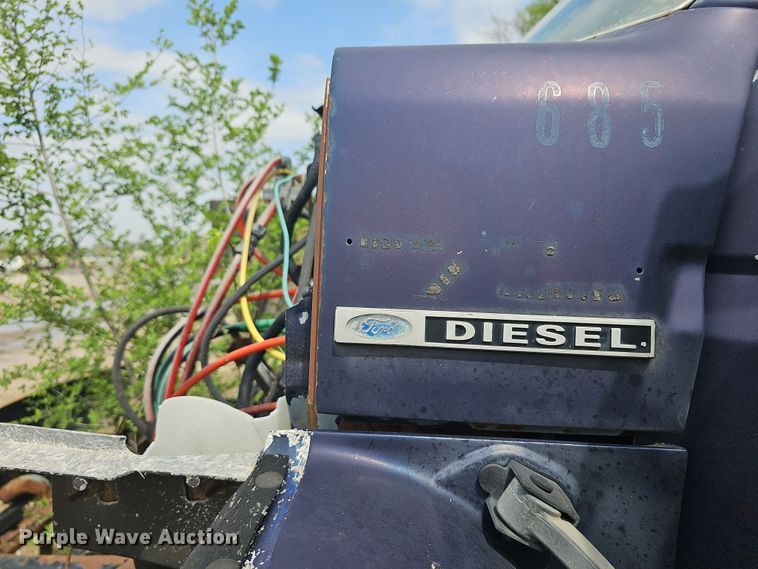 image for item DO7872 1994 Ford F700 dump truck