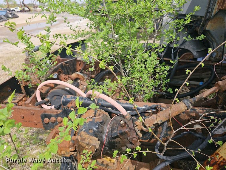 image for item DO7872 1994 Ford F700 dump truck