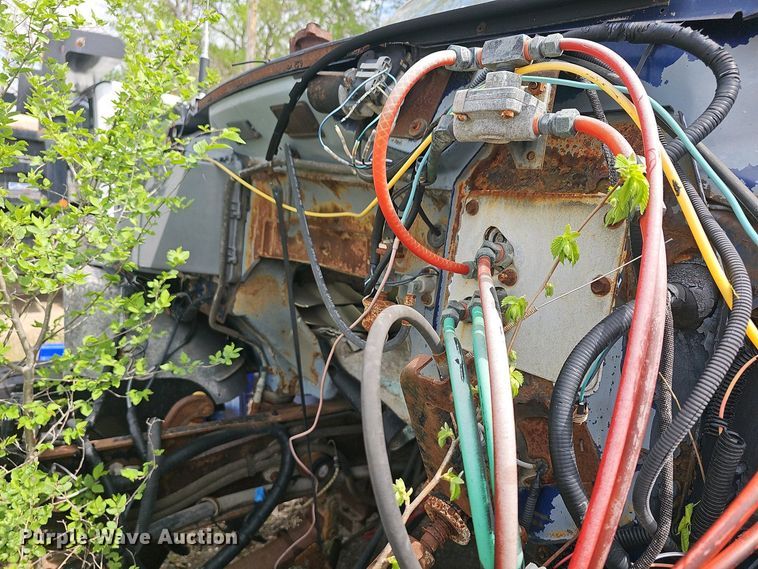 image for item DO7872 1994 Ford F700 dump truck